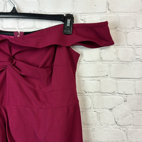 BloomChic Burgundy Twist Front Pleated Detail Off Shoulder Dress Plus Size 1X - Picture 3 of 6